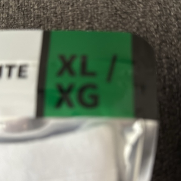 New set of 2/ Magnatek white crew neck tshirts xl p1 - Picture 6 of 6